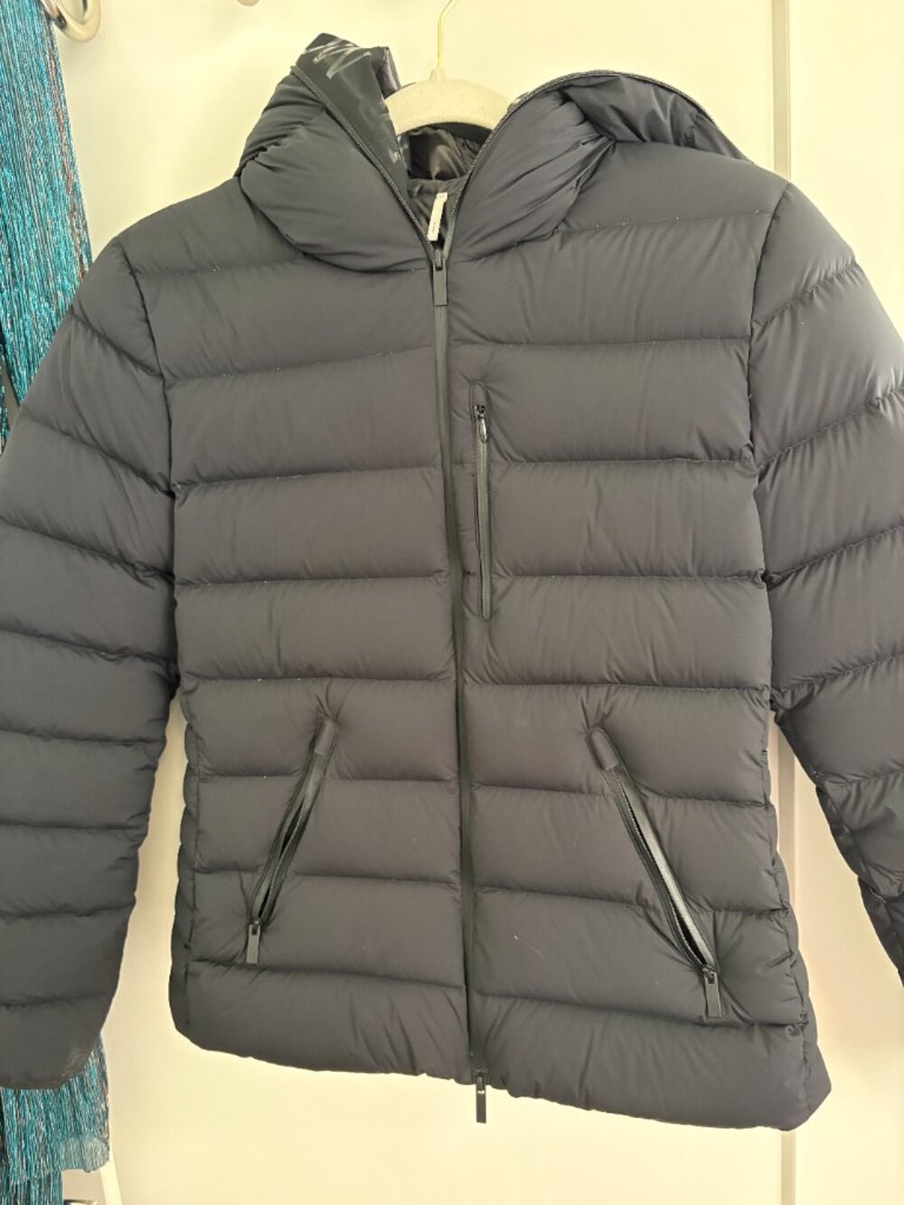 Moncler ALETE SHORT DOWN JACKET